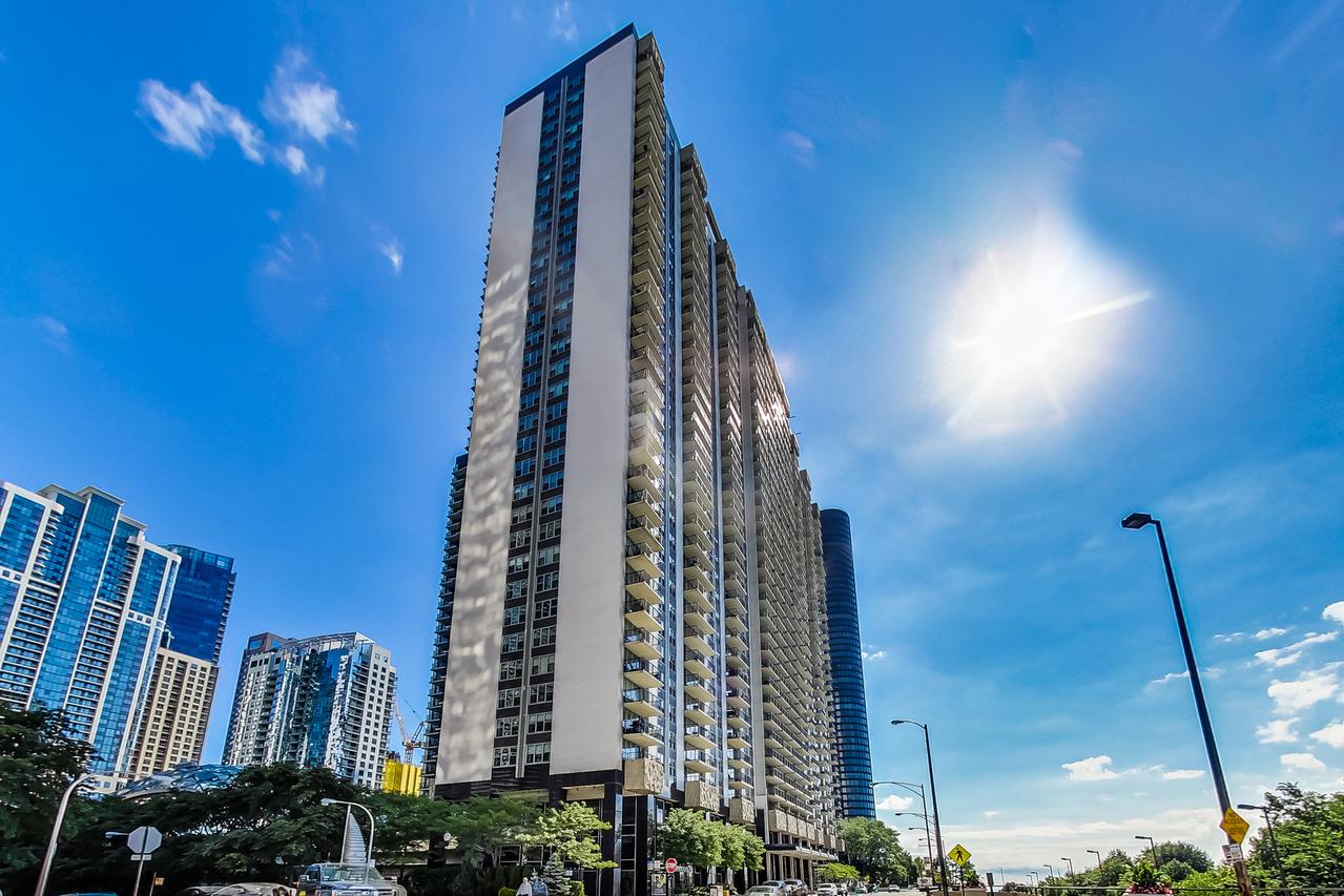 400 E Randolph St. #1825, Chicago, IL 60601