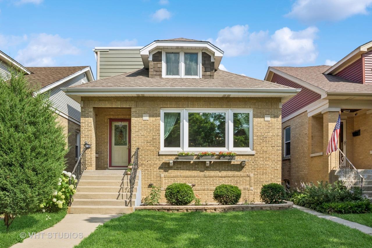 5811 N Napoleon Ave., Chicago, IL 60631