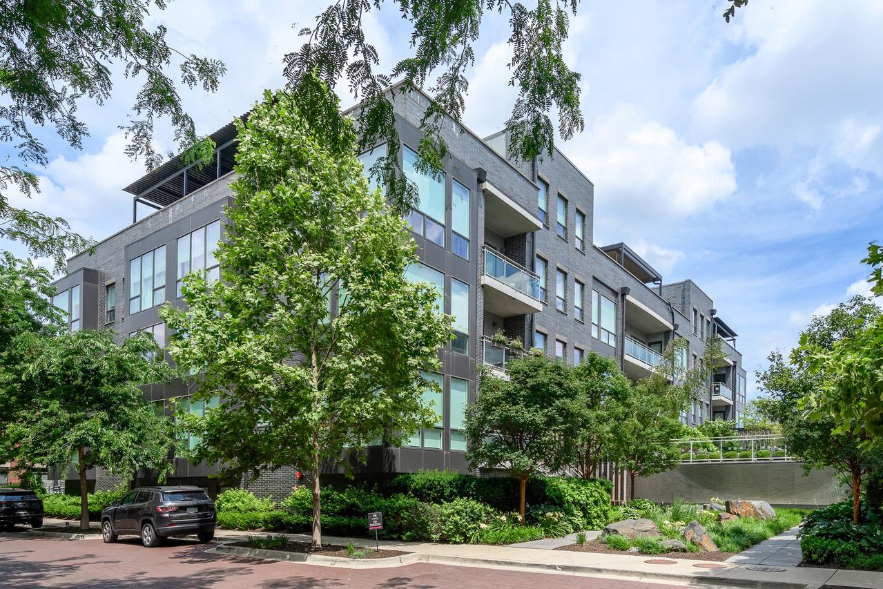 2643 N Hermitage Ave. #205, Chicago, IL 60614