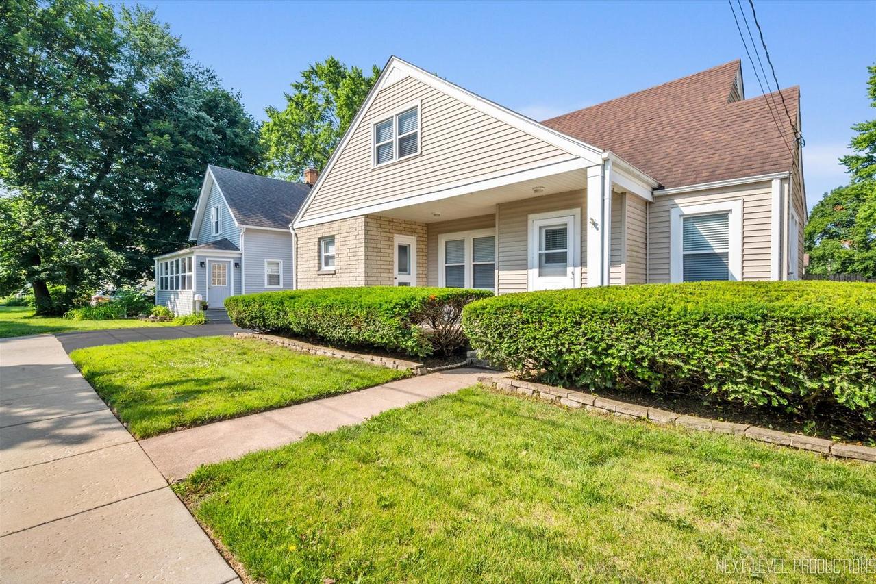 501 S 12th Ave., St. Charles, IL 60174