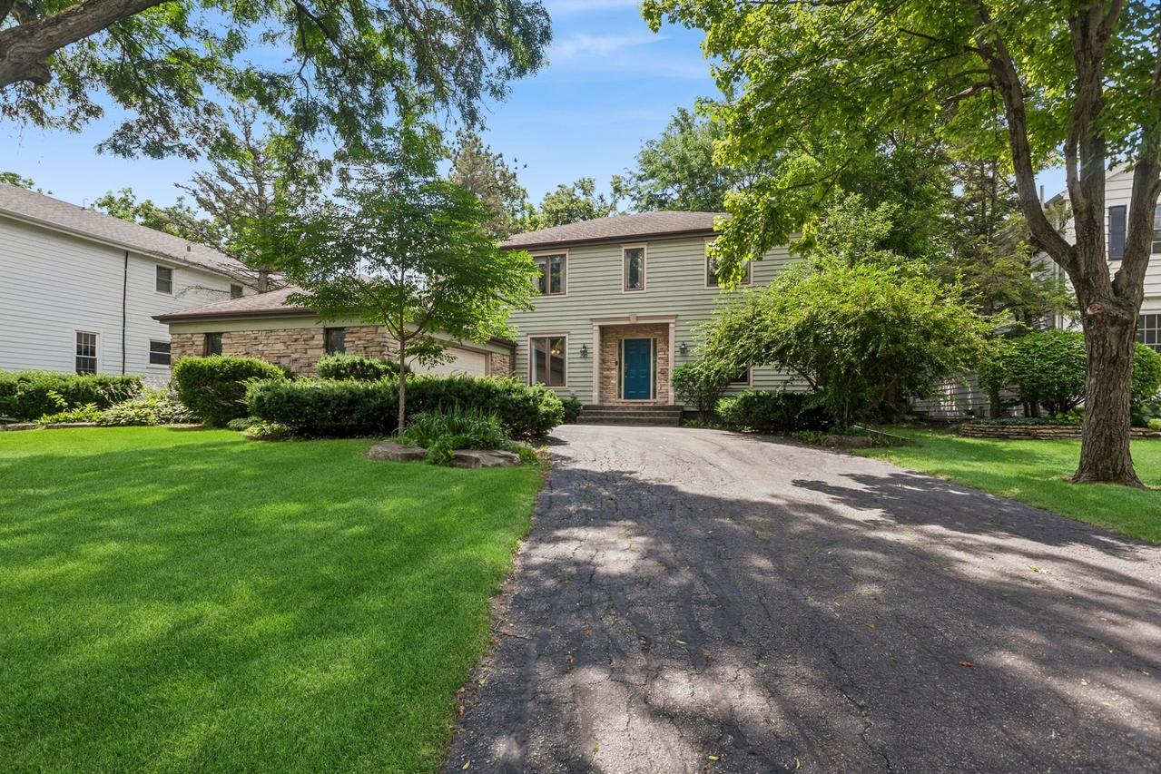 208 Bonnie Brae Rd., Hinsdale, IL 60521