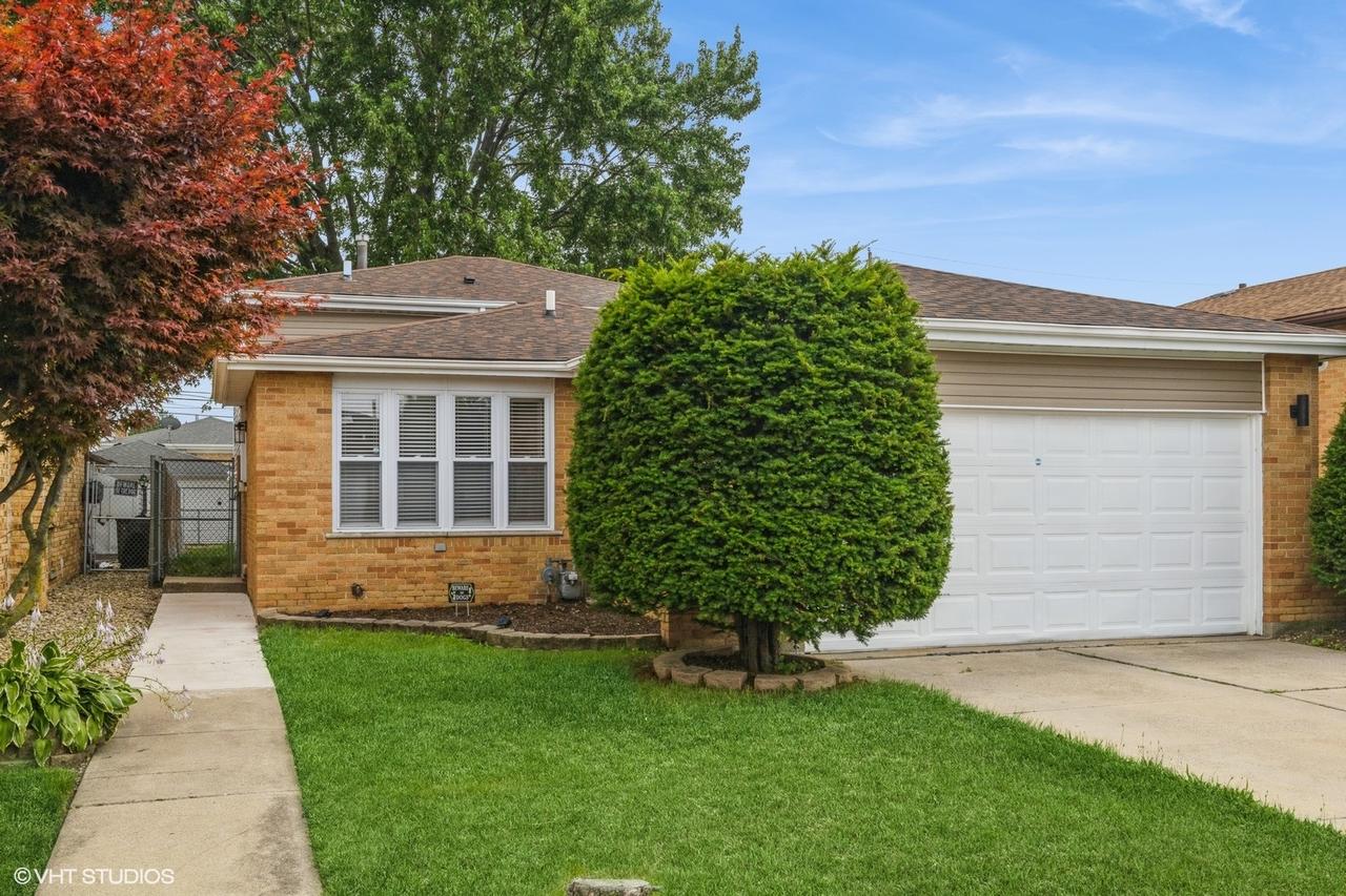 1119 Harding Ave., Calumet City, IL 60409