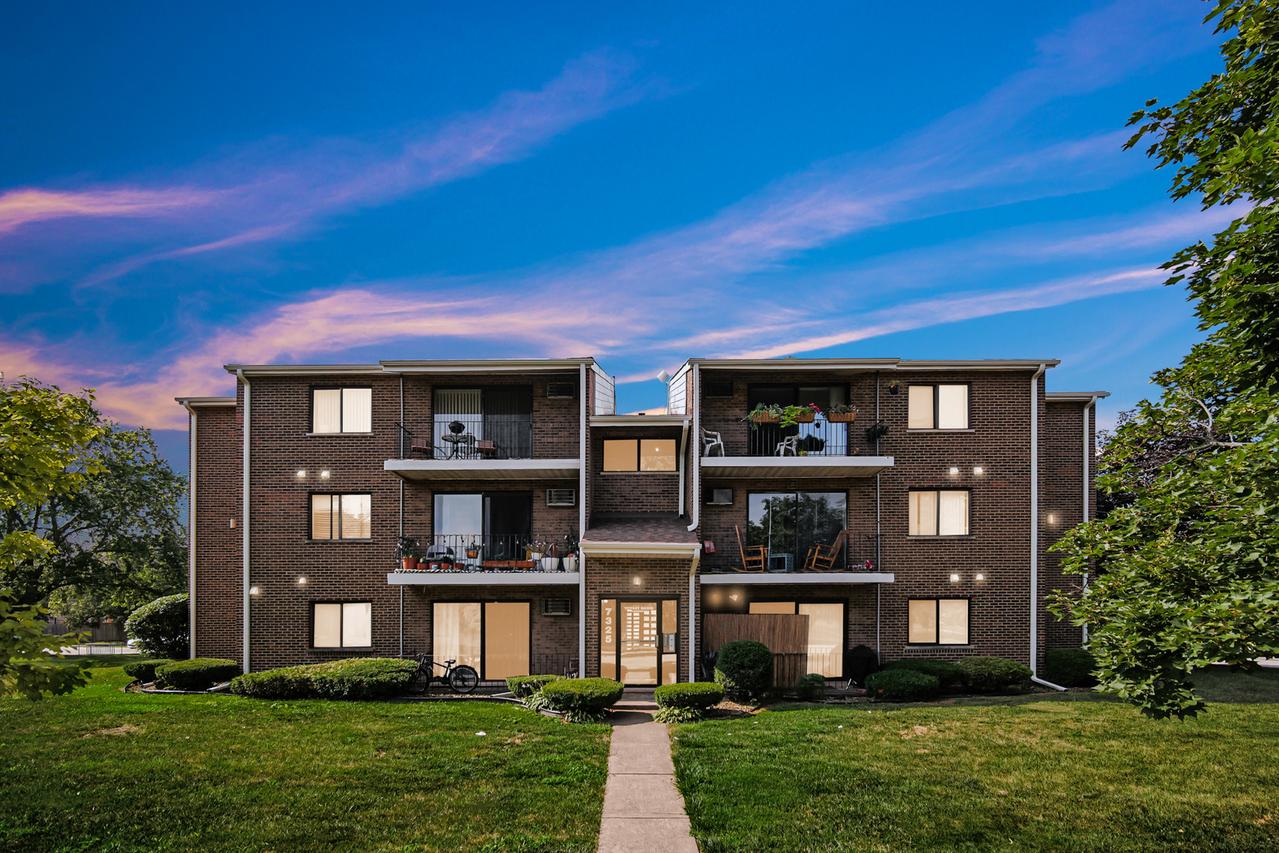 7325 Tiffany Dr. #1C, Orland Park, IL 60462