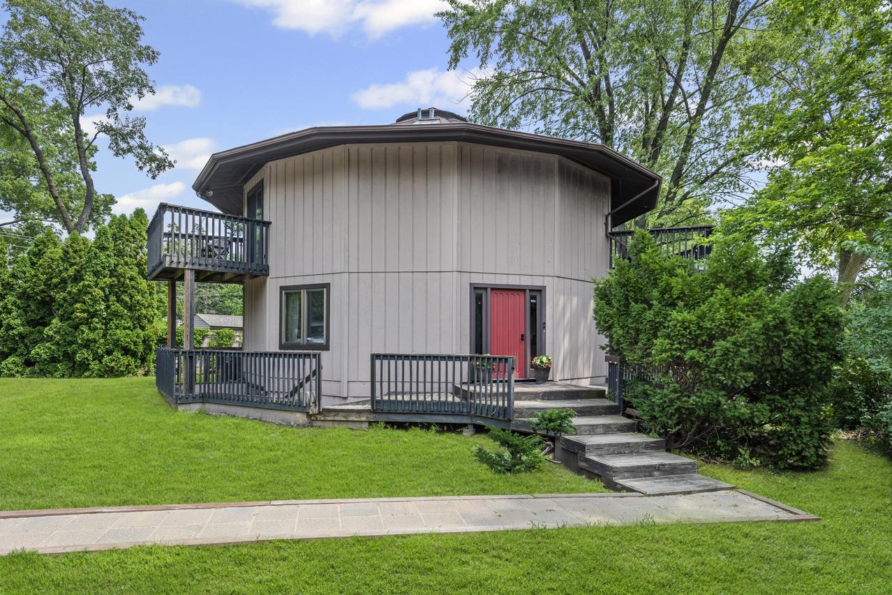 27W680 Warrenville Rd., Warrenville, IL 60555