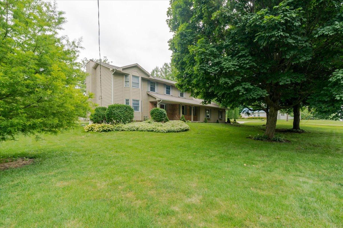 201 N Broadway St., Hudson, IL 61748