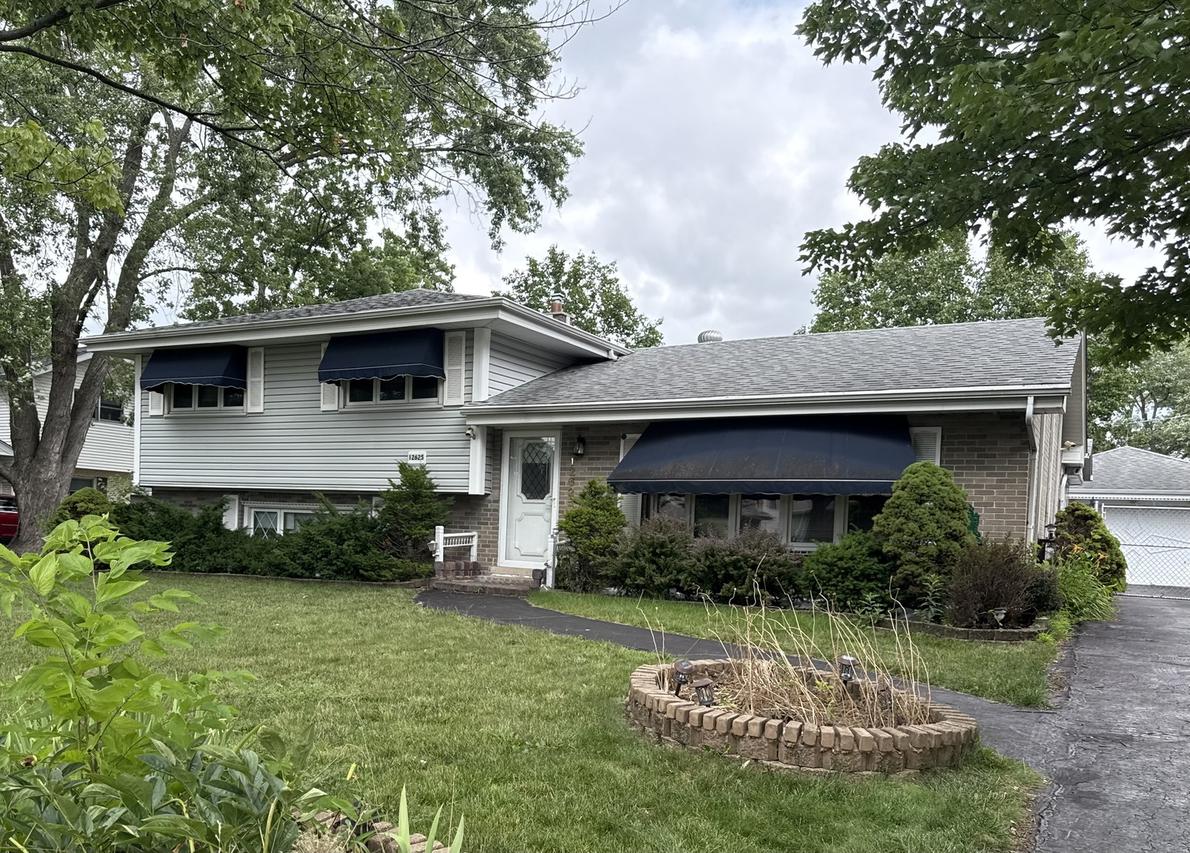 12625 S Menard Ave., Palos Heights, IL 60463