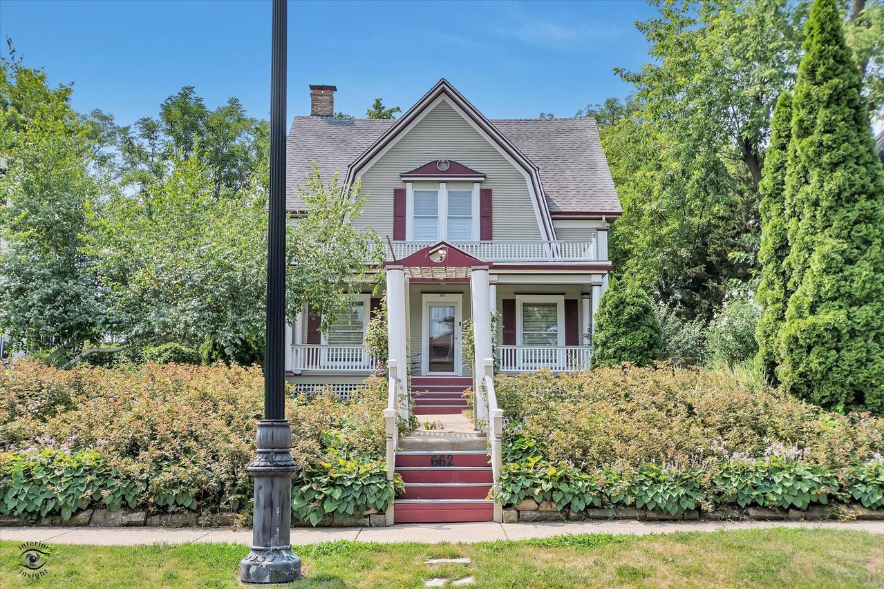 662 Glenwood Ave., Joliet, IL 60435