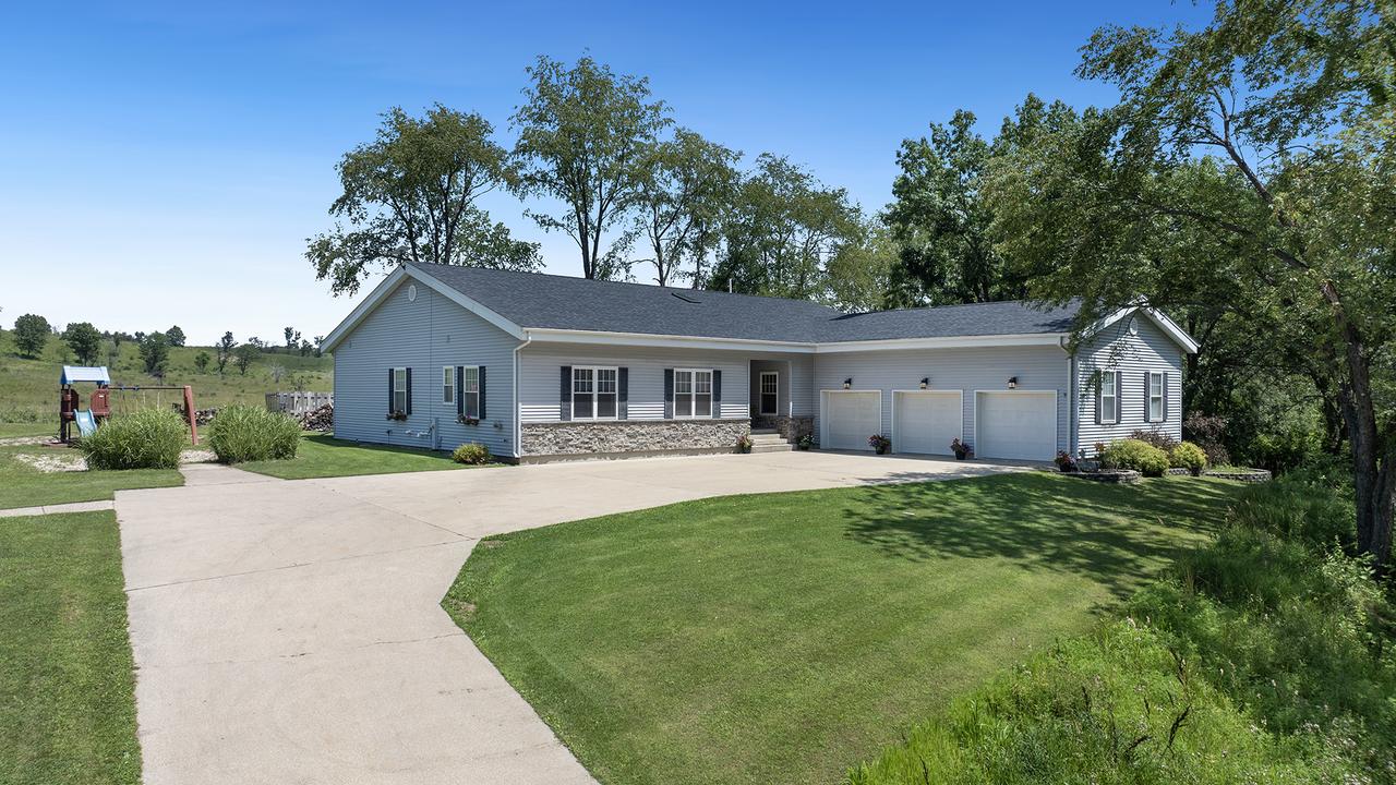 903 Timber Trail Dr., Dixon, IL 61021
