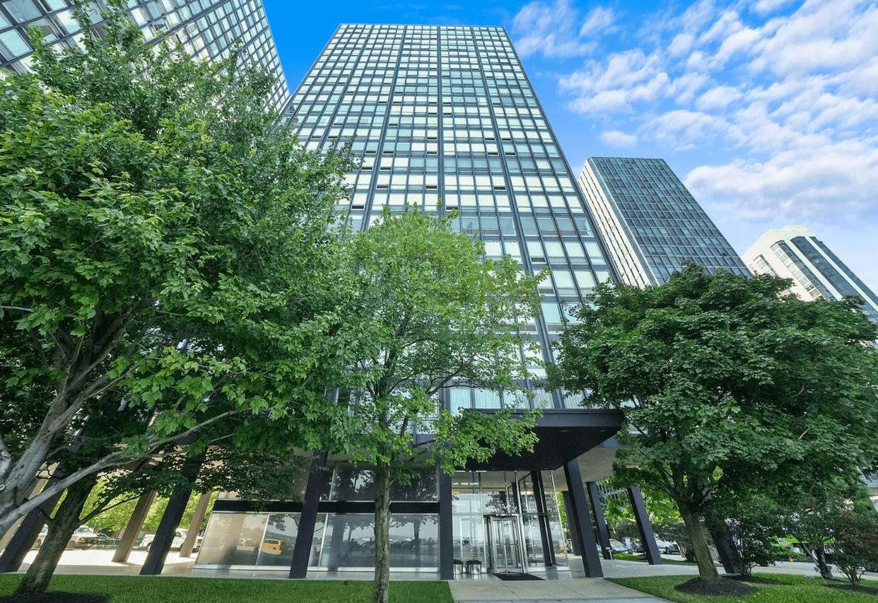 880 N Lake Shore Dr. #19A, Chicago, IL 60611