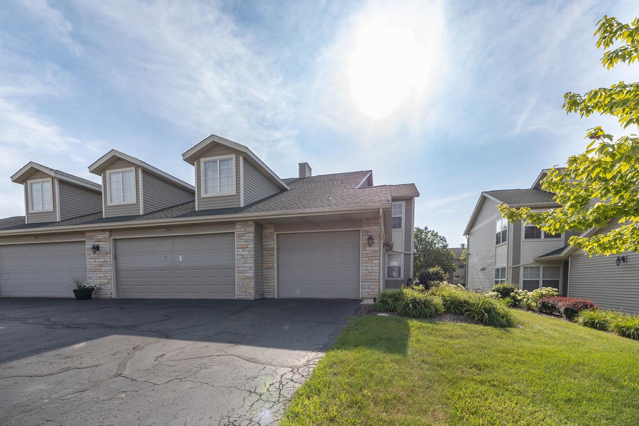990 Penny Ln., Sycamore, IL 60178