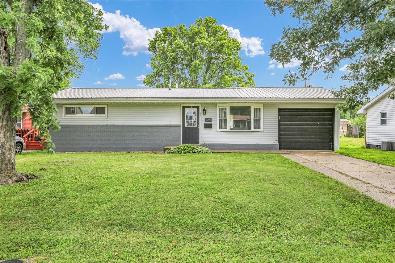 907 E Newkirk St., Tuscola, IL 61953