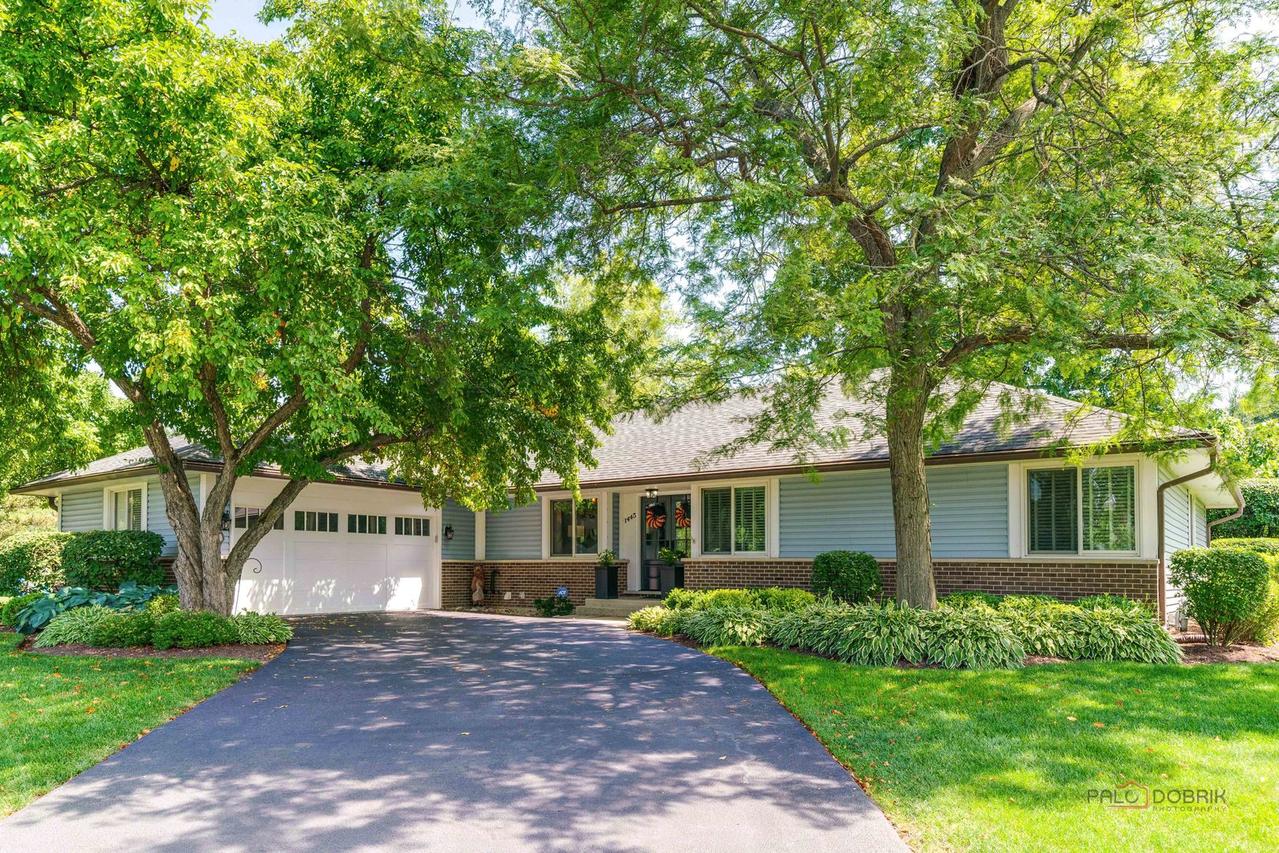1445 Lexington Rd., Libertyville, IL 60048