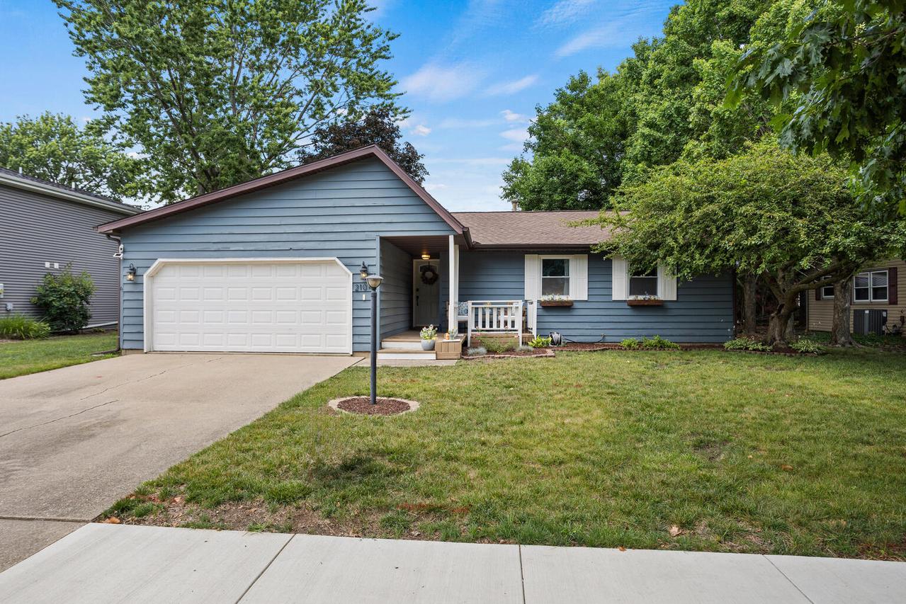 2104 Sumac Dr., Champaign, IL 61821