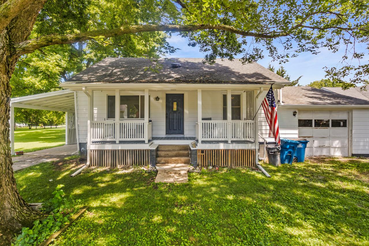 718 W Bristow St., Monticello, IL 61856