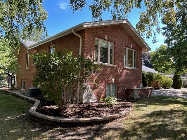 2277 S Westwood Ln., Palatine, IL 60067