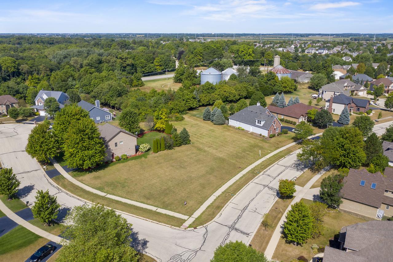 744 Merrill New Rd., Sugar Grove, IL 60554