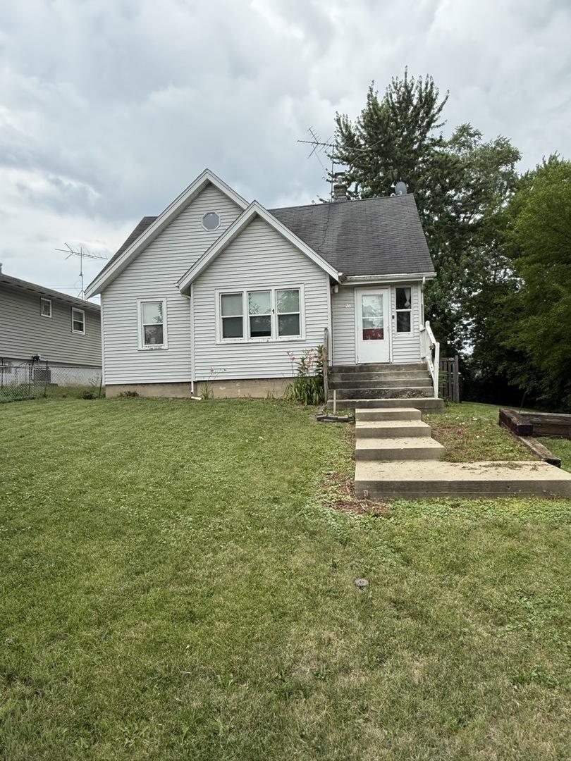 526 Grandview Dr., Round Lake Park, IL 60073