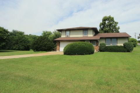 8315 Nolan St., Harvard, IL 60033