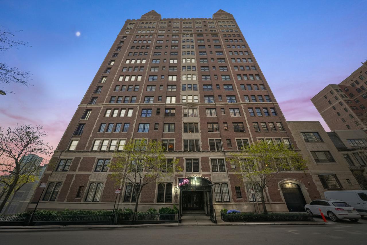 1120 N Lake Shore Dr. #18CD, Chicago, IL 60611