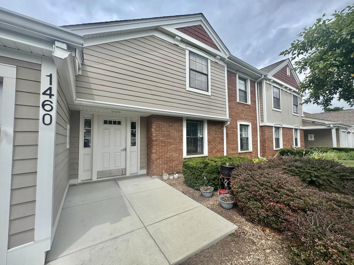 1460 Seven Pines Rd. #2A, Schaumburg, IL 60193