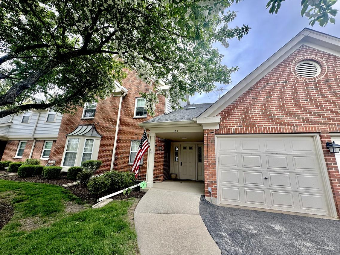 21 Ashburn Ct. #AV1, Schaumburg, IL 60193