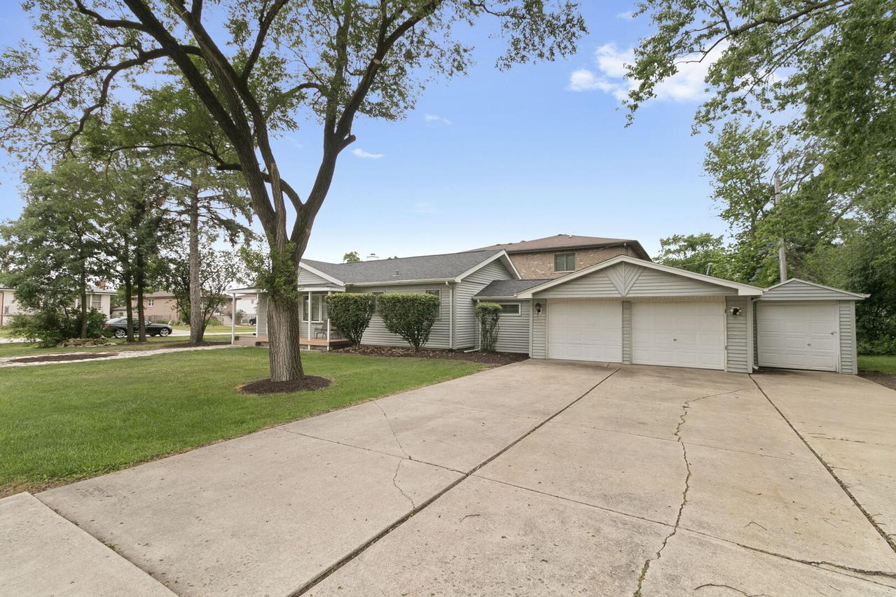 12030 S Lawler Ave., Alsip, IL 60803