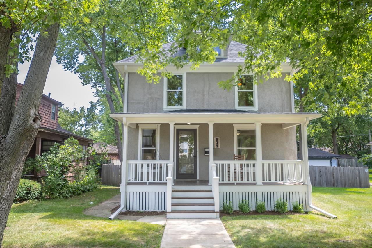 939 Prospect St., Elgin, IL 60120