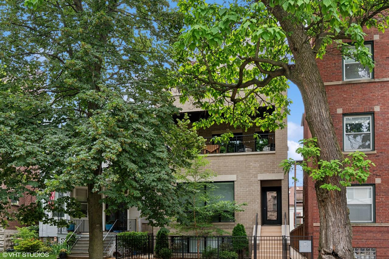 2121 W Addison St. #3, Chicago, IL 60618