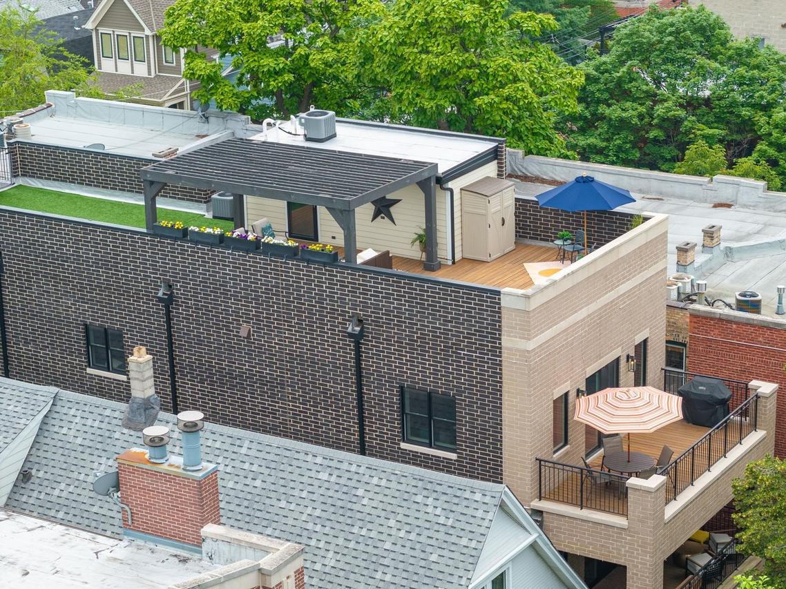 2121 W Addison St. #3, Chicago, IL 60618