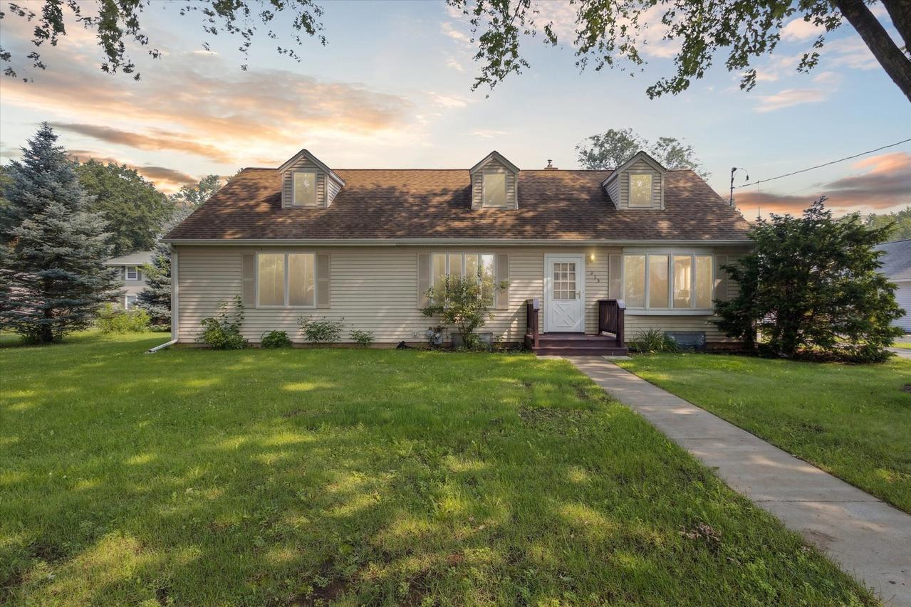 315 E 4th St., Byron, IL 61010