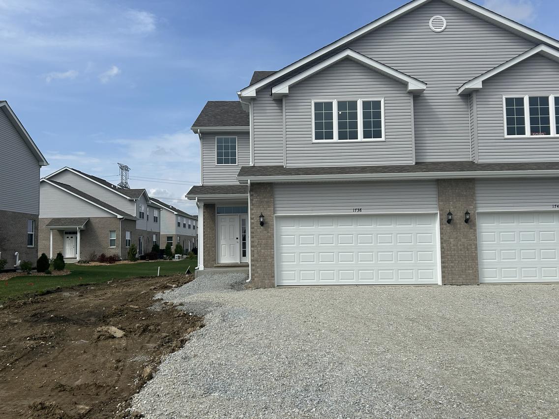 1738 Orchard Ln., New Lenox, IL 60451