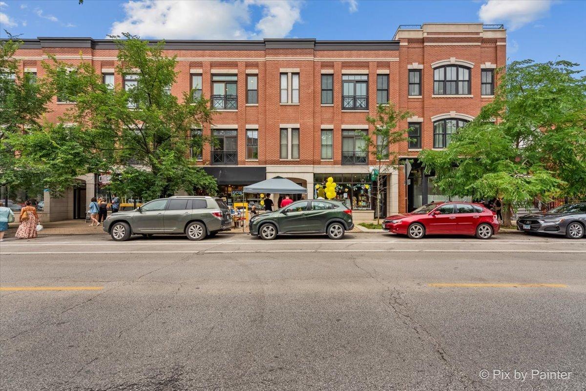 2142 W Roscoe St. #3C, Chicago, IL 60618