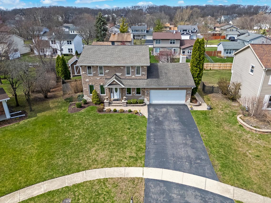 308 Oakbrook Ct., Bartlett, IL 60103