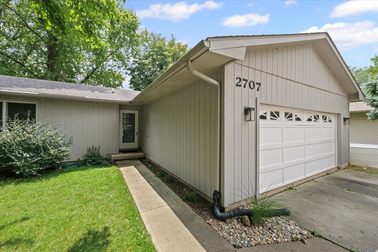2707 Clayton Blvd., Champaign, IL 61822
