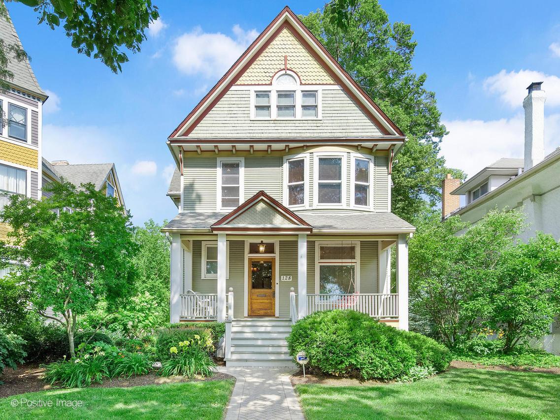 128 Wesley Ave., Oak Park, IL 60302
