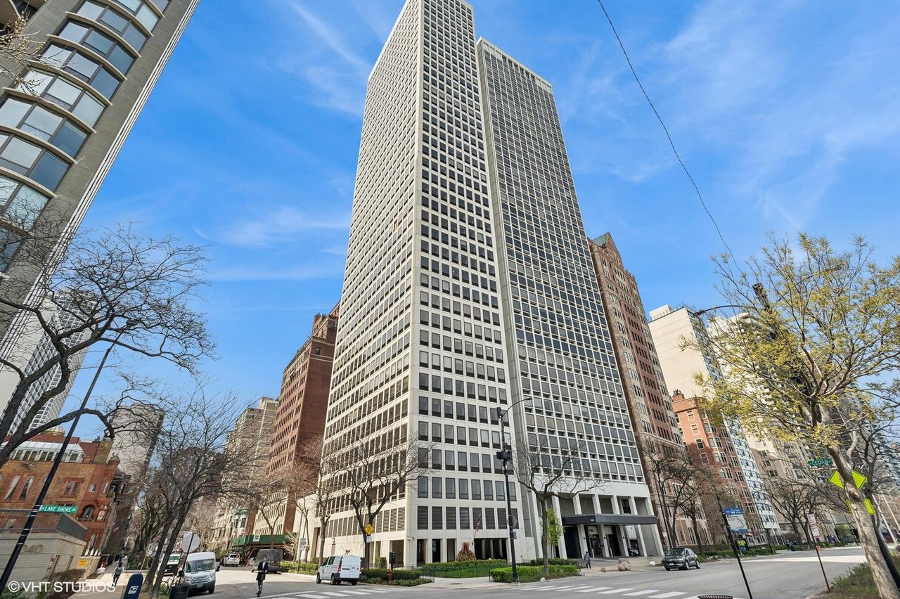 1100 N Lake Shore Dr. #33A, Chicago, IL 60611