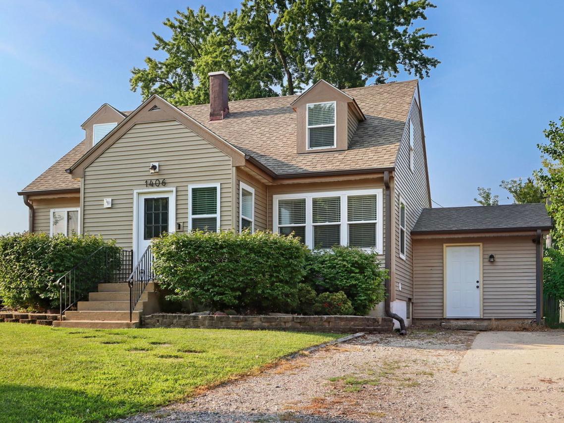 1406 Channel Beach Ave., Johnsburg, IL 60051