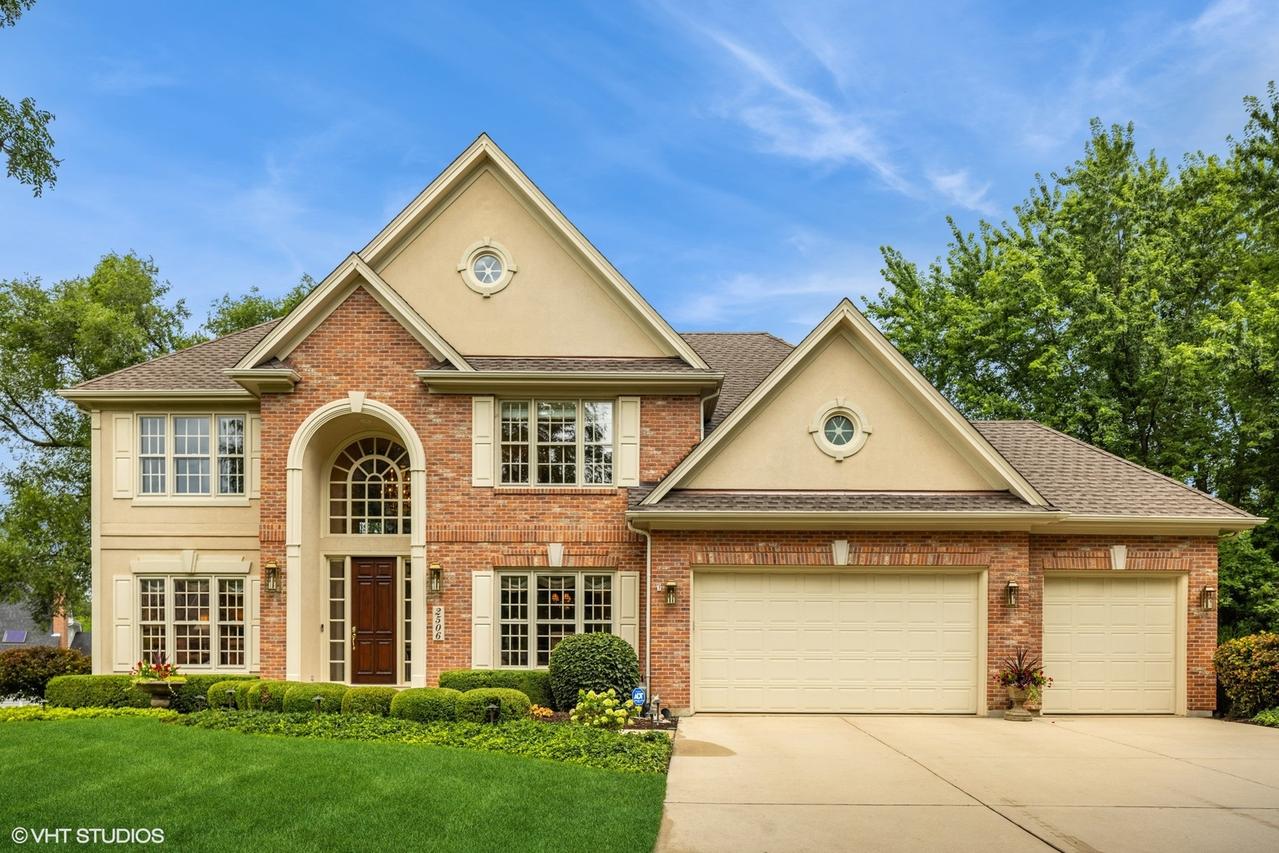 2506 Dunham Woods Ct., St. Charles, IL 60174