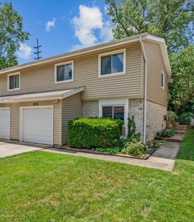 206 Troy Ln., Lombard, IL 60148