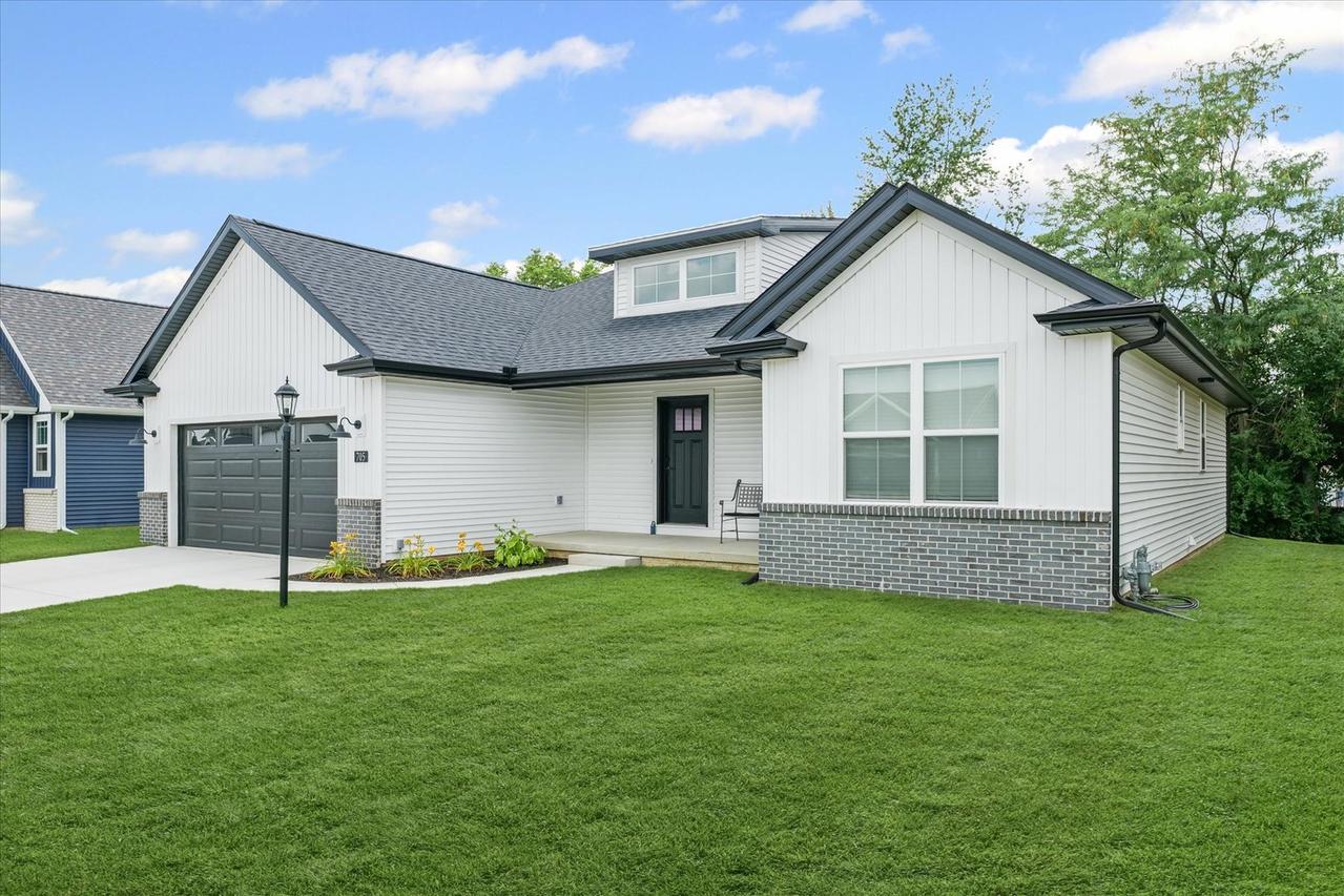 705 Cole Ln., Mahomet, IL 61853