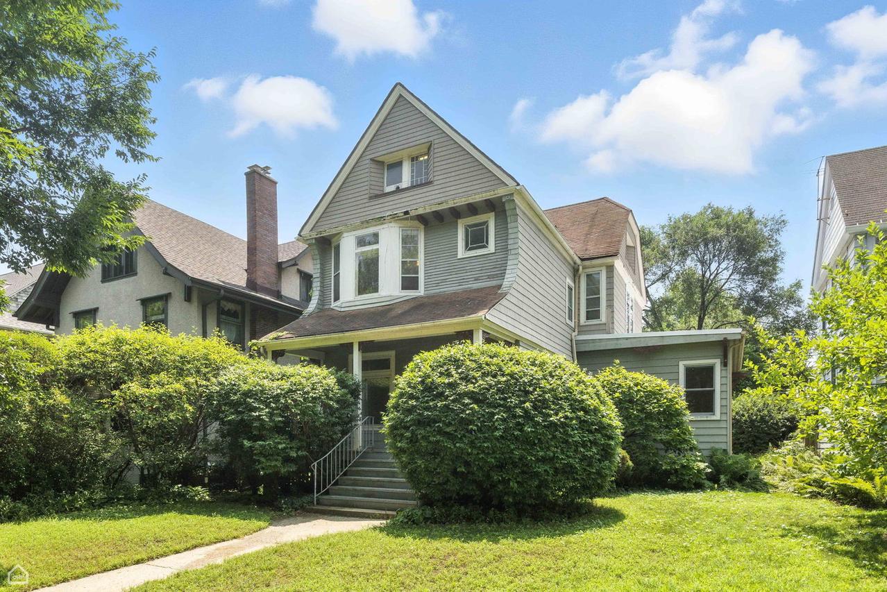 828 Monroe St., Evanston, IL 60202