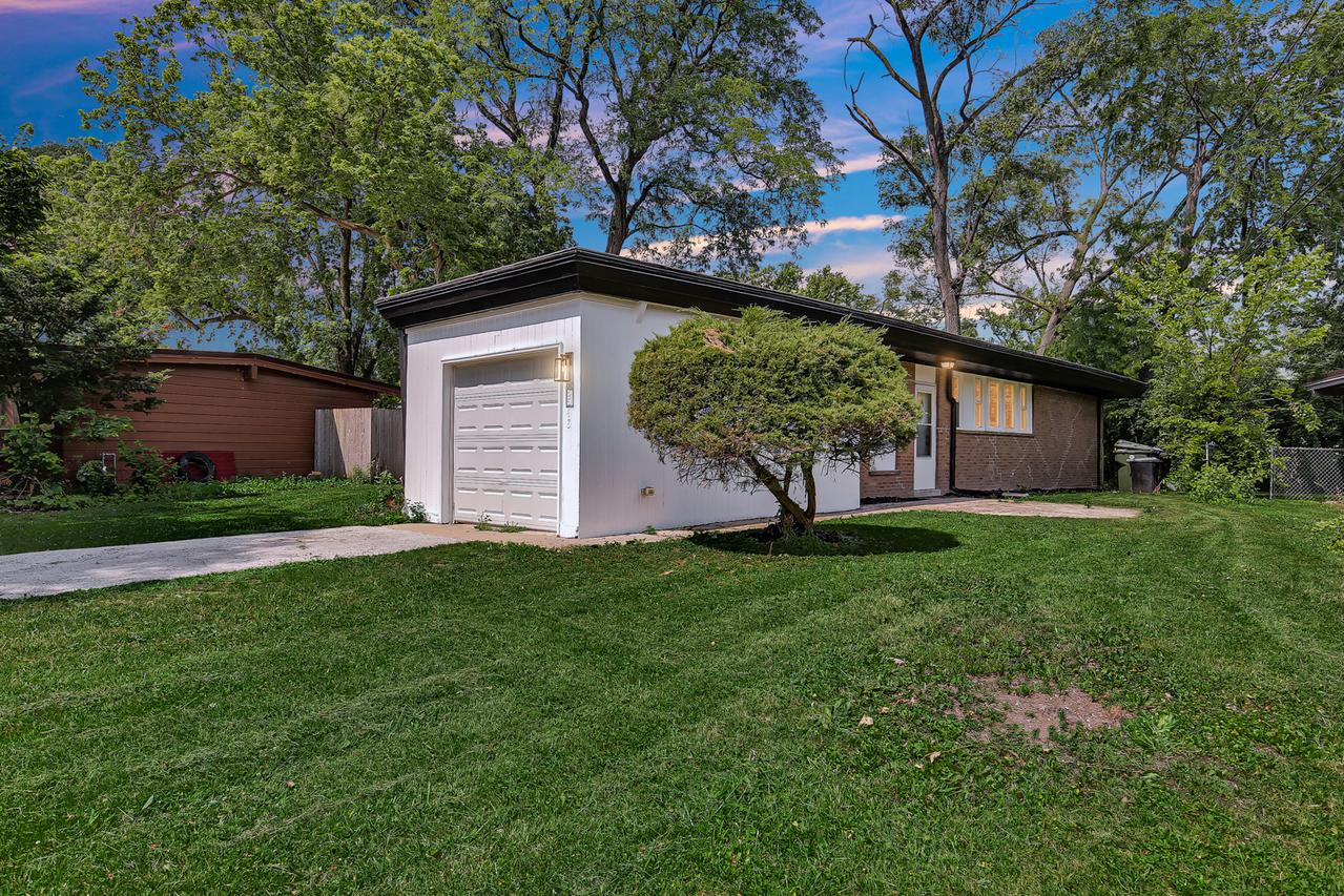 18548 Lyn Ct., Homewood, IL 60430