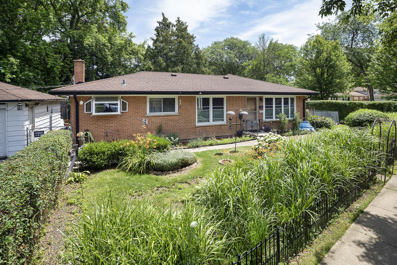 50 Glenview Rd., Glenview, IL 60025
