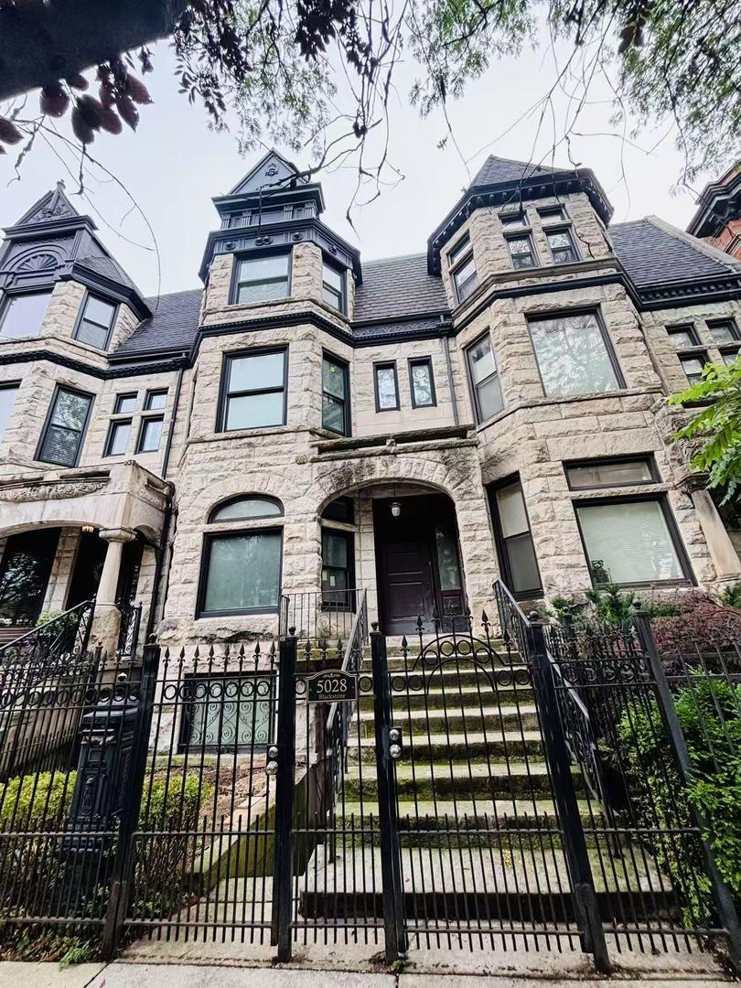 5028 S Blackstone Ave., Chicago, IL 60615