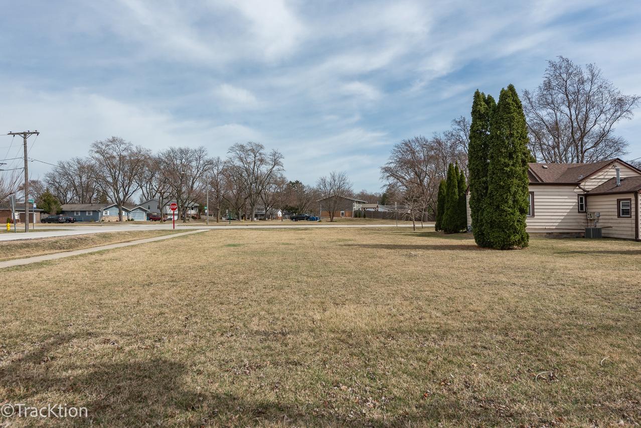 1003 Oxford St., Downers Grove, IL 60516