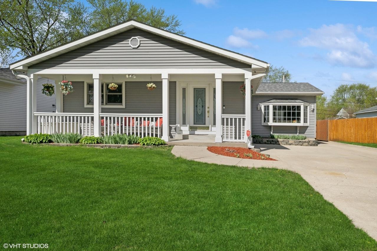1713 Meadow Ln., Mchenry, IL 60050