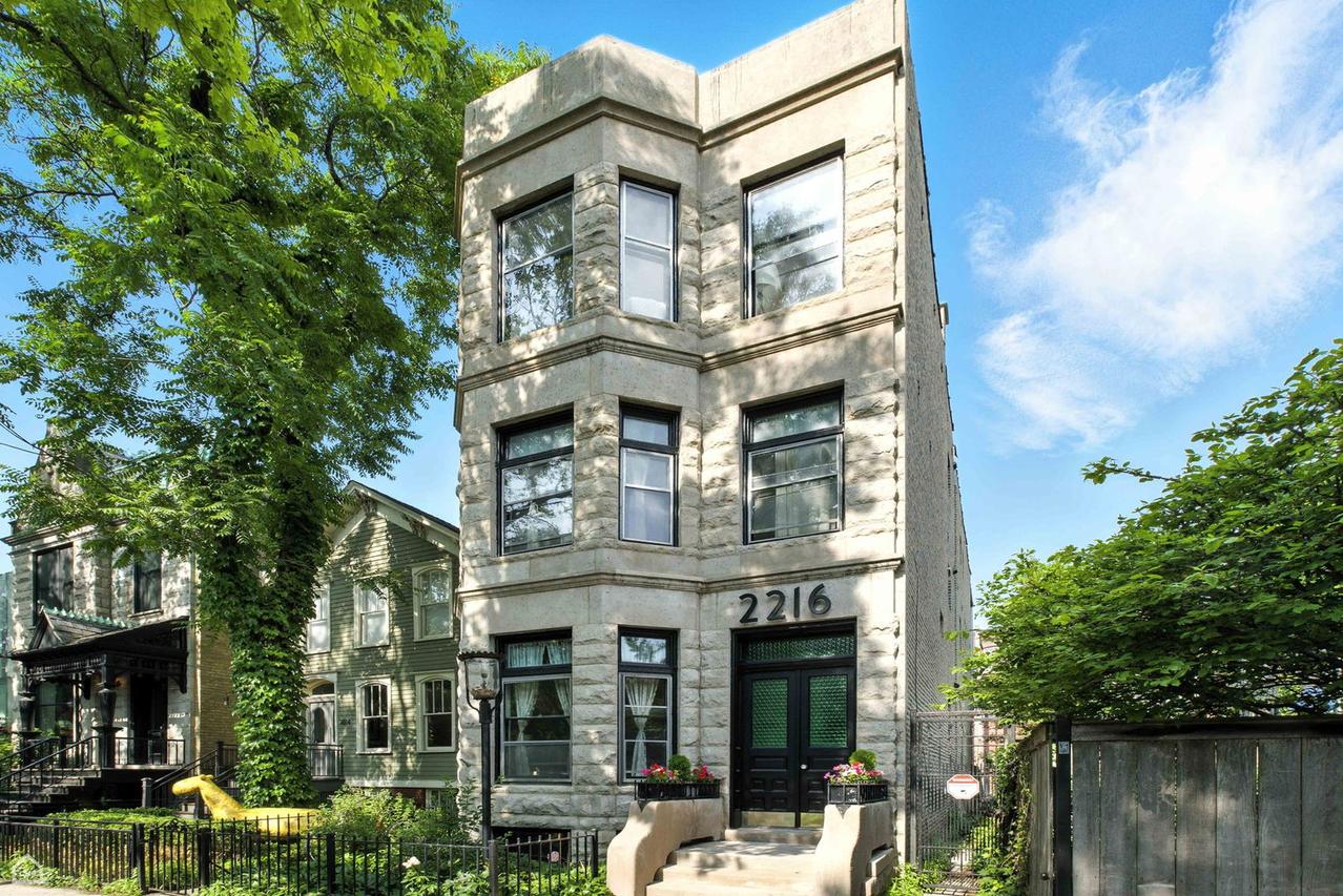 2216 N Cleveland Ave., Chicago, IL 60614