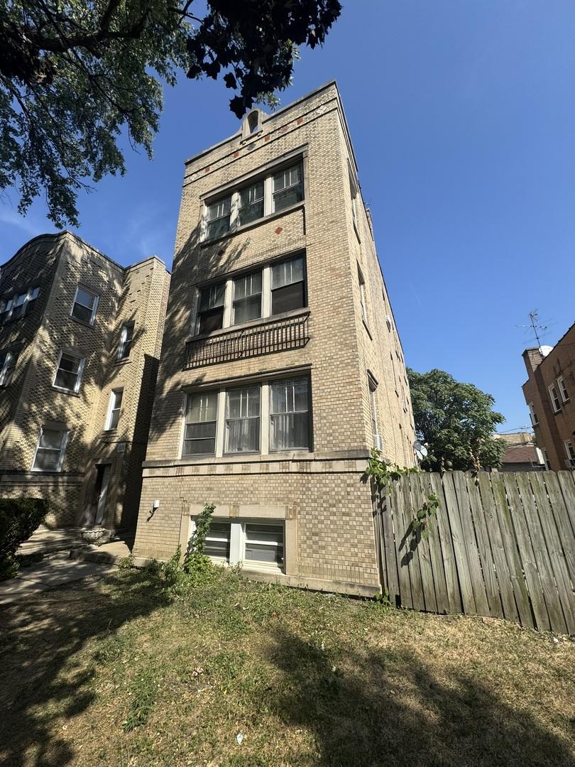 5709 N Spaulding Ave., Chicago, IL 60659