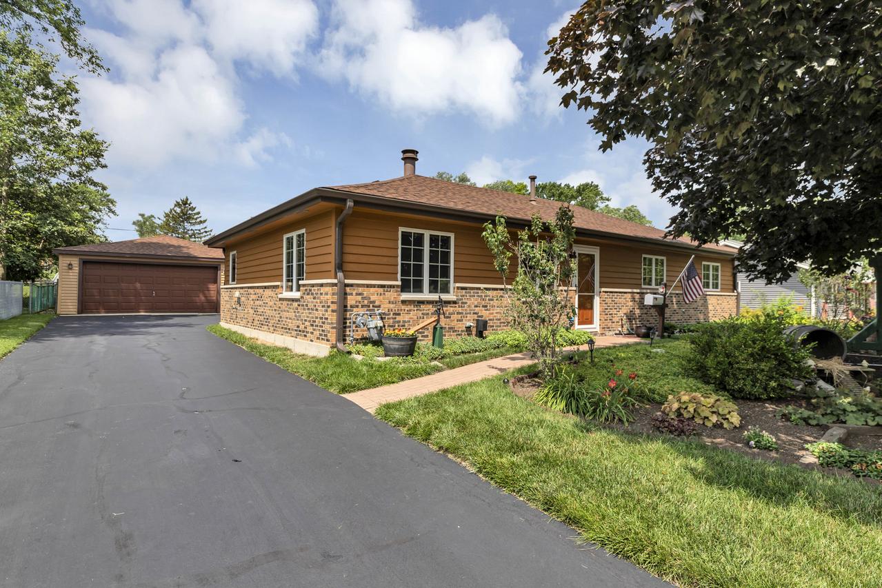 100 Illinois Blvd., Hoffman Estates, IL 60169