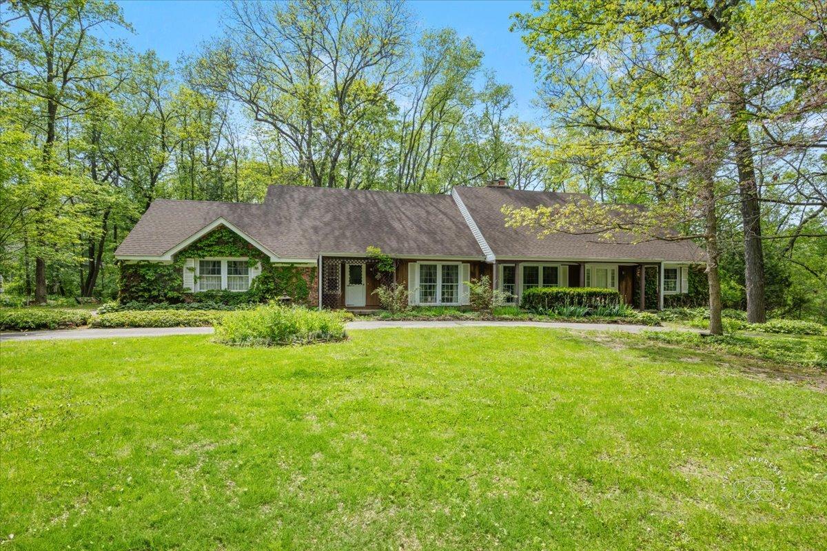 6N400 Old Homestead Rd., St. Charles, IL 60175